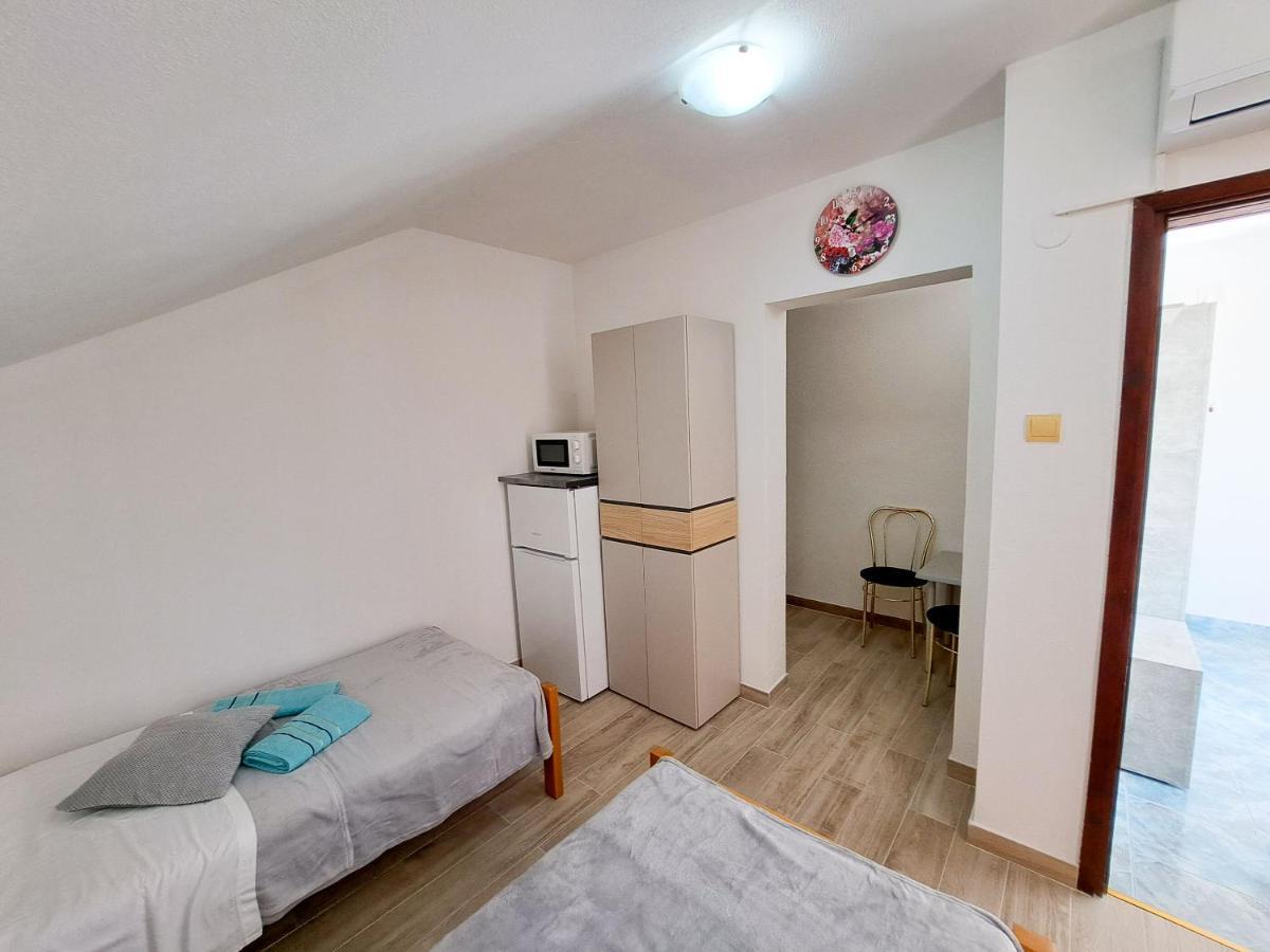 Mile Apartman *